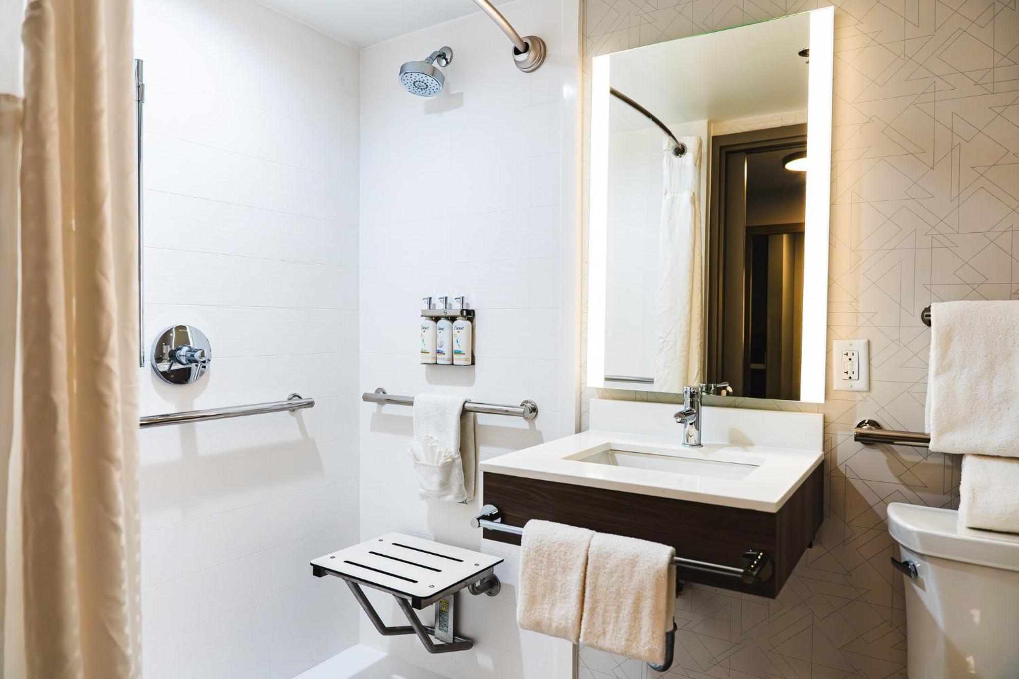 Holiday Inn Express Frazer - Malvern By Ihg Eksteriør billede